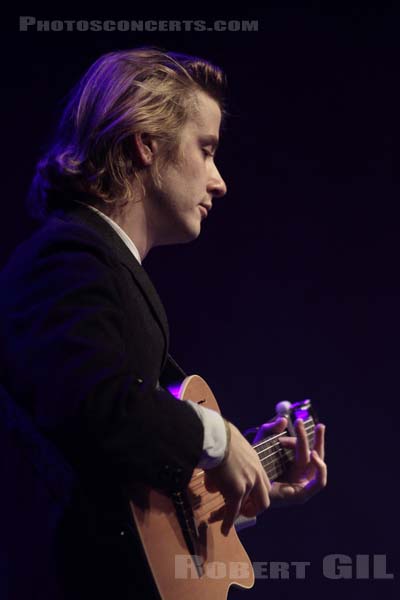 CHRISTOPHER OWENS - 2012-12-08 - PARIS - Gaite Lyrique - 